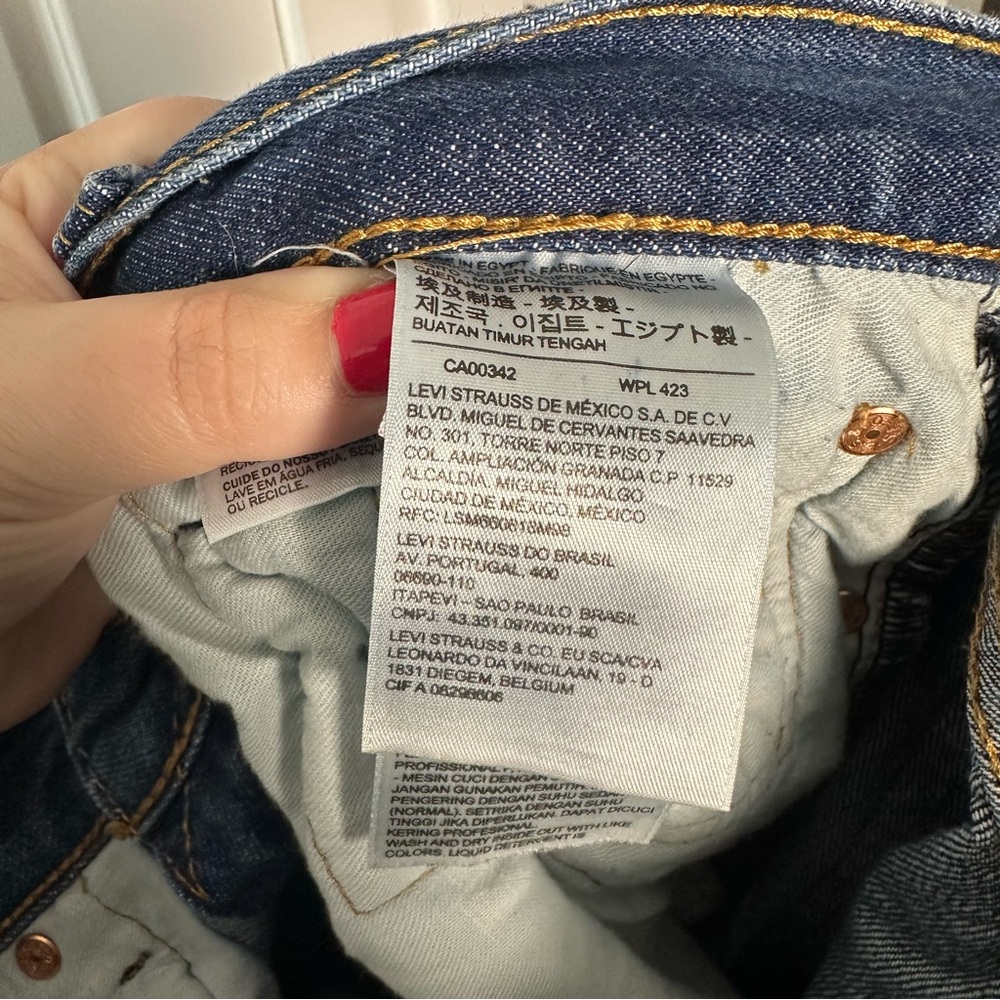 Levi’s 501 (34/34) Button Fly Medium/Dark Wash Blue Denim Jeans- OG Straight Leg - Picture 7 of 9